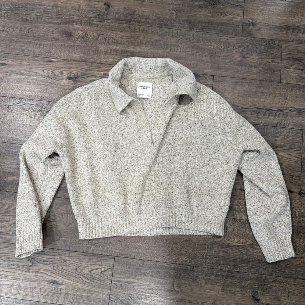 Abercrombie and Fitch vneck sweater